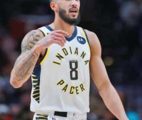 身高1米98臂展2米08！广东男篮与奎因完成签约 朱芳雨目标明确