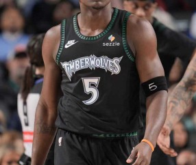 升前六！森林狼双杀三状元伤停独行侠 华子复出20分兰德尔31分