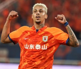 体育视频直播-泰山下南洋外援三箭齐发 崔帅打响魔鬼赛程第1枪